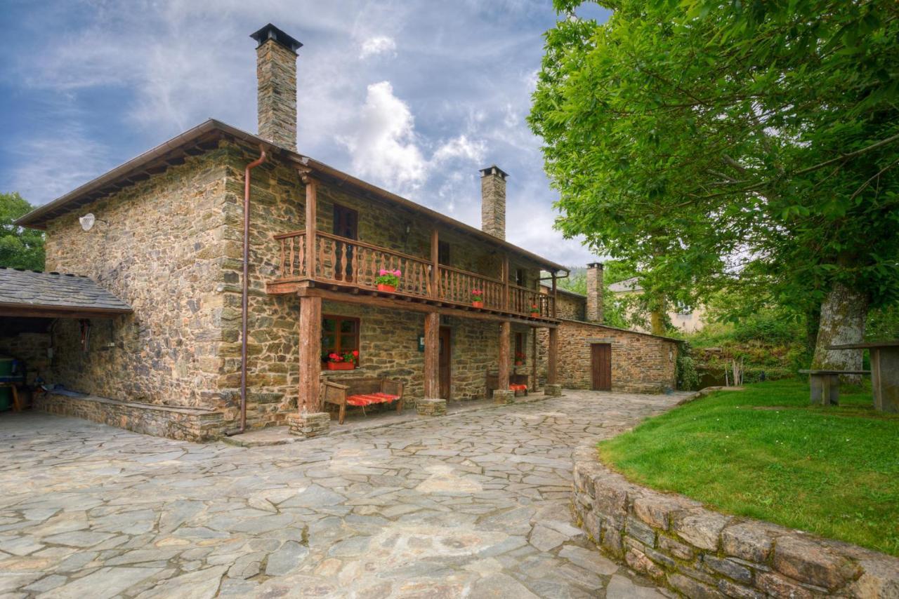 Becerreá Casa Bouzaゲストハウス エクステリア 写真